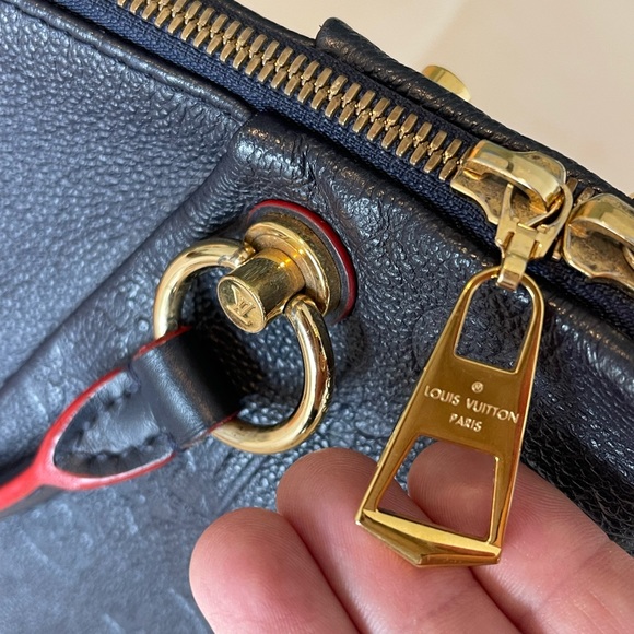 Like new Louis Vuitton Tote Bag V MM Marine Rouge emrpiente - Picture 5 of 16